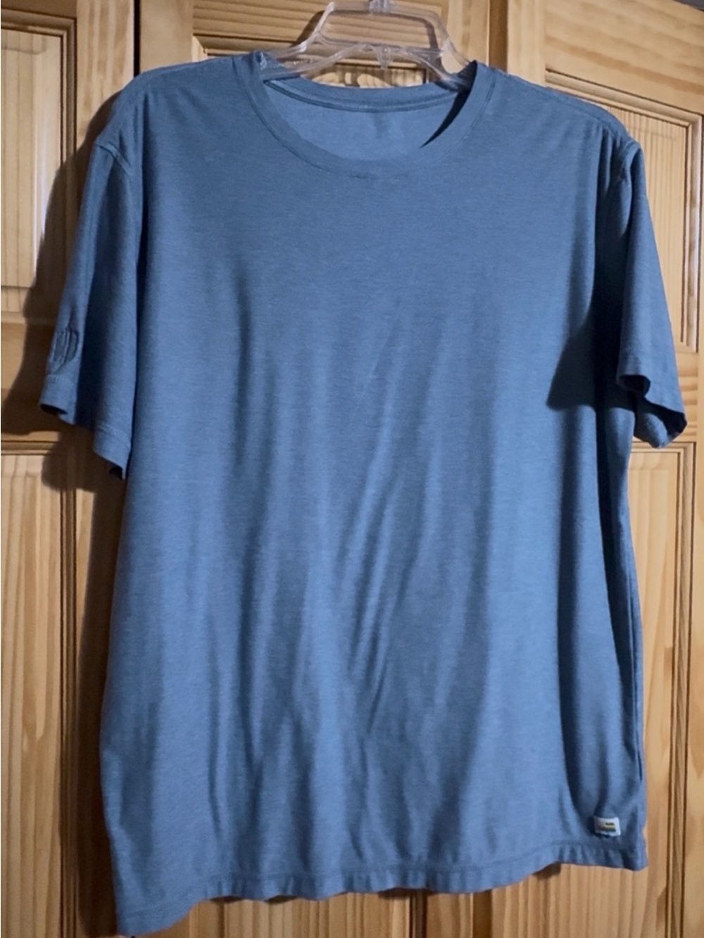 Vuori Classic Men's Crew Neck T‑Shirt in Blue